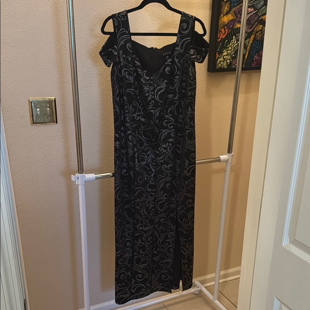 Elegant Black Patterned Dress